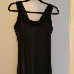FAVIANA NEW YORK BLACK GOWN SIZE 9/10